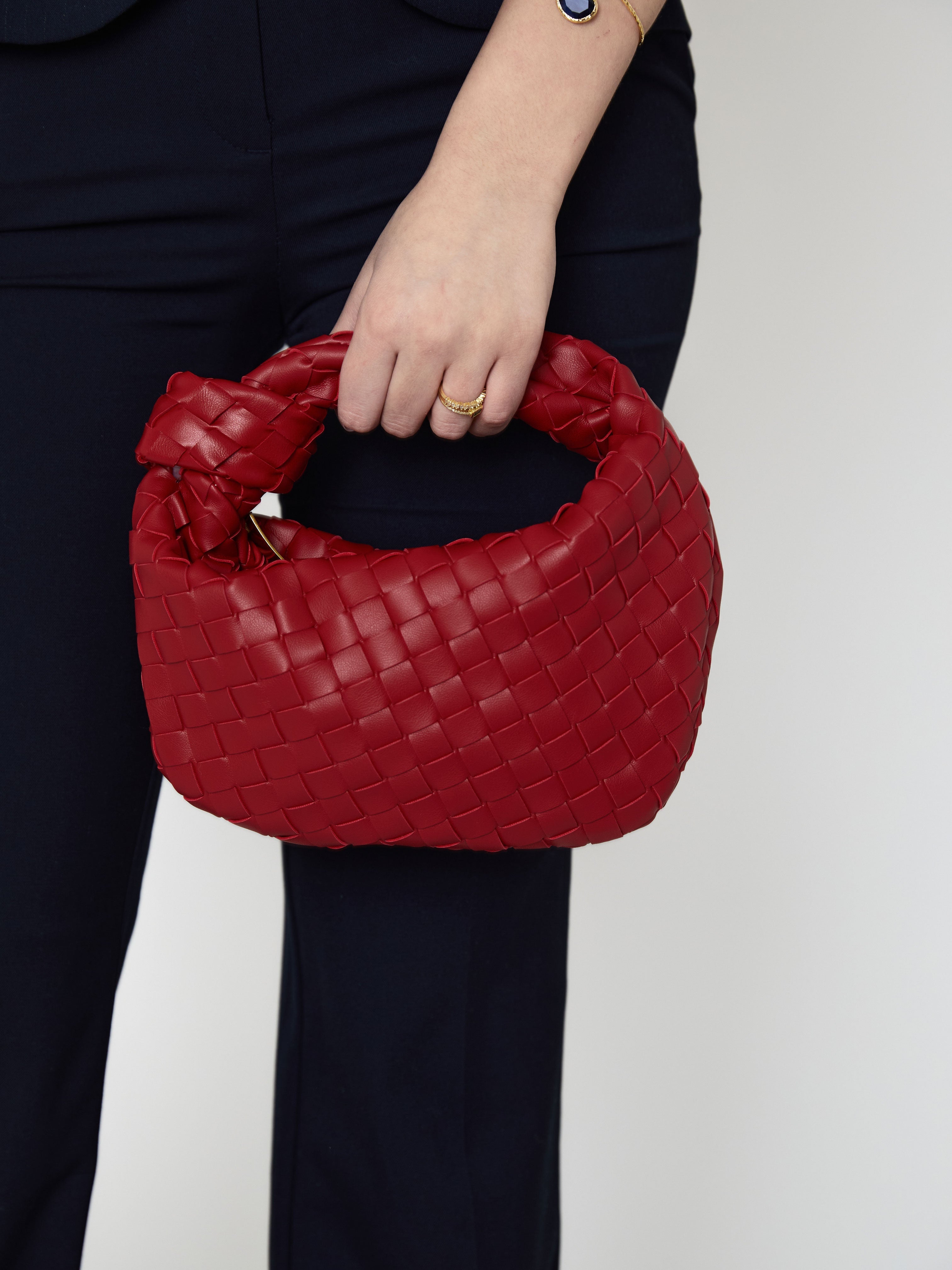 Mini-Ledertasche für den Alltag - Kirschrot